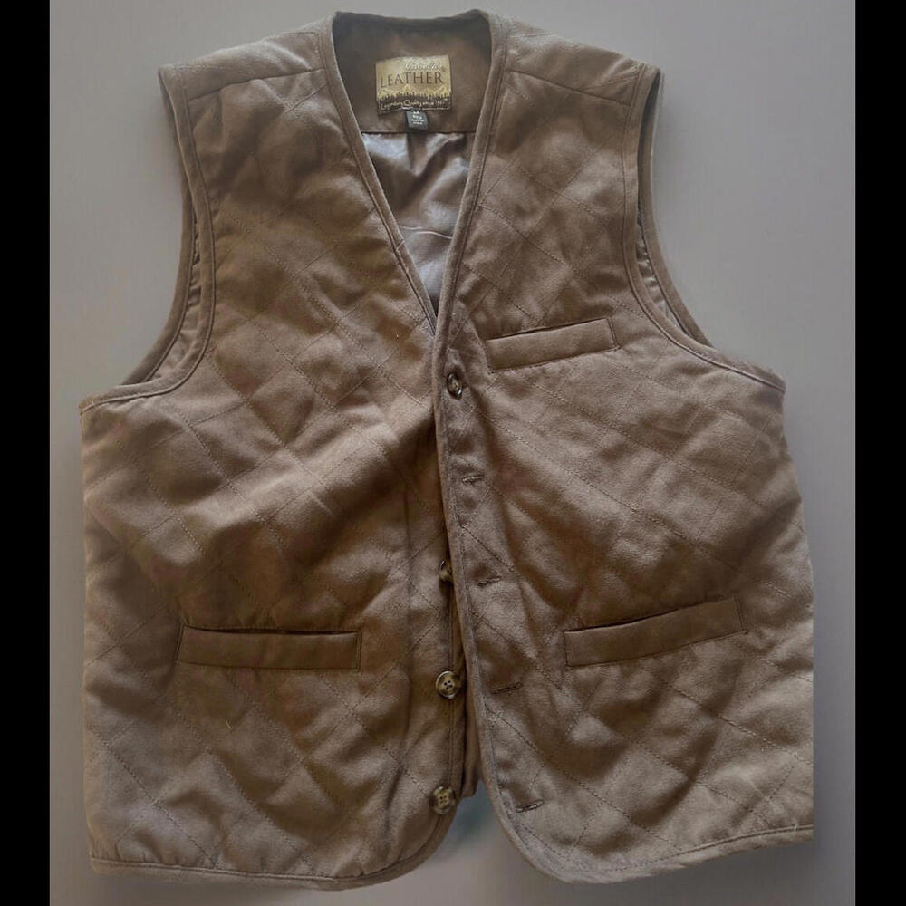 Cabela’s‎ Women's Diamond Quilted Faux Suede Button Up Vest Size Medium Tan